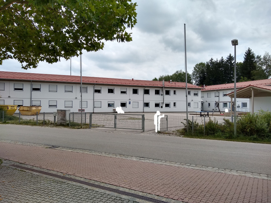 Abbildung: Flchtlingscamp eingezunt und kontrolliert